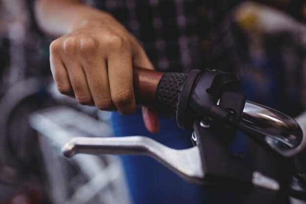 Fixing a stuck throttle on a motorcycle