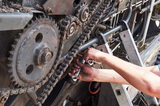 Signs you need to replace your motorcycle chain Signs you need to replace your motorcycle chain