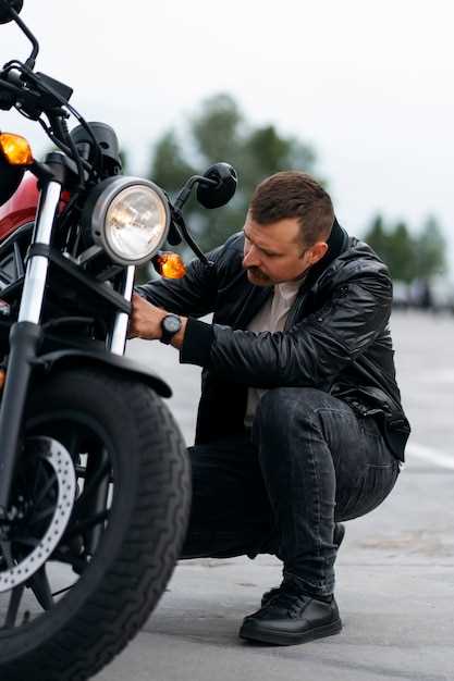 Understanding Tread Wear: When to Replace Your Motorcycle Tires